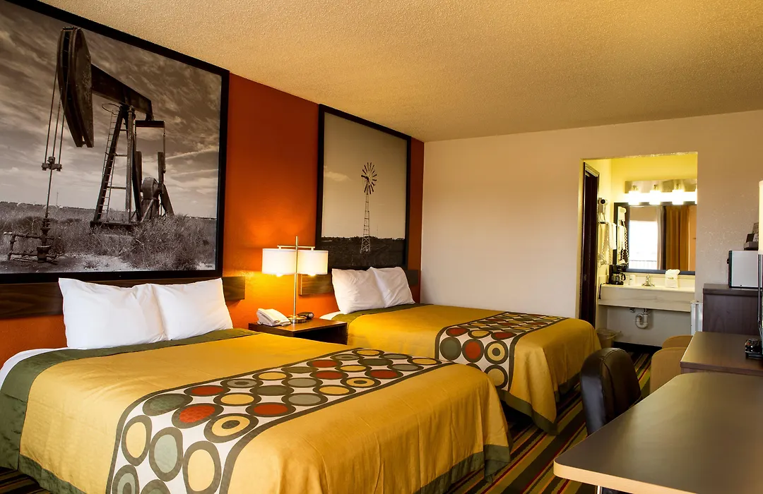 Super 8 By Wyndham Woodward-1
