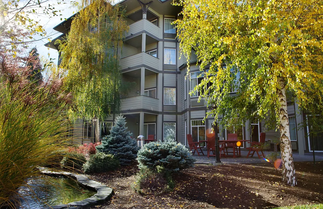 Plaza Inn & Suites At Ashland Creek-1