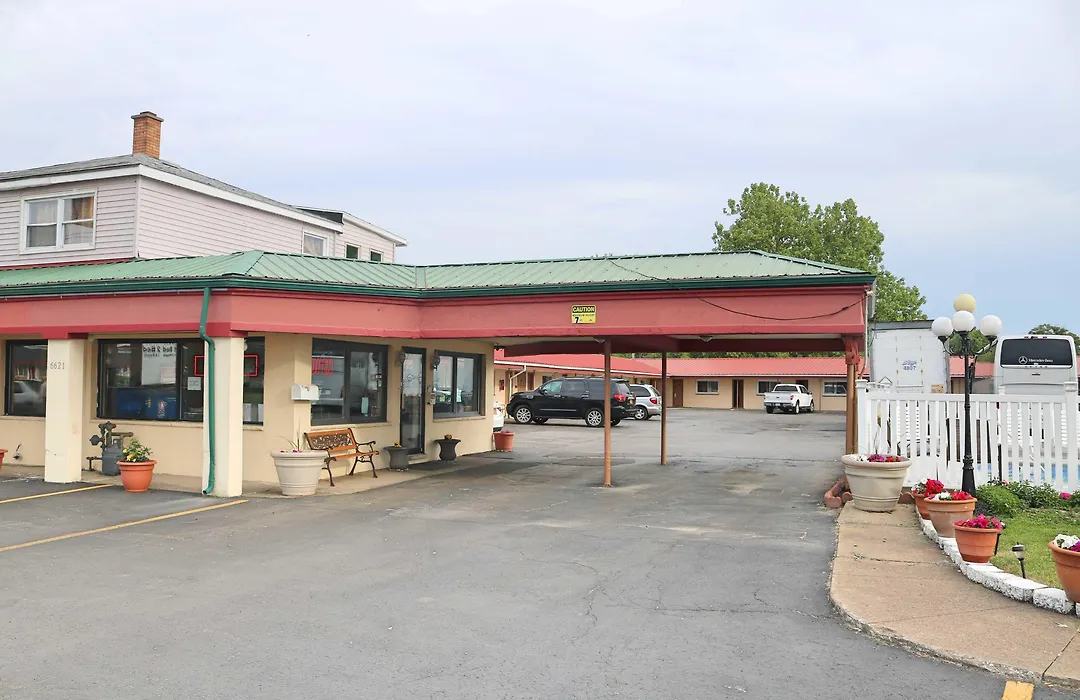 Woodland Inn-1