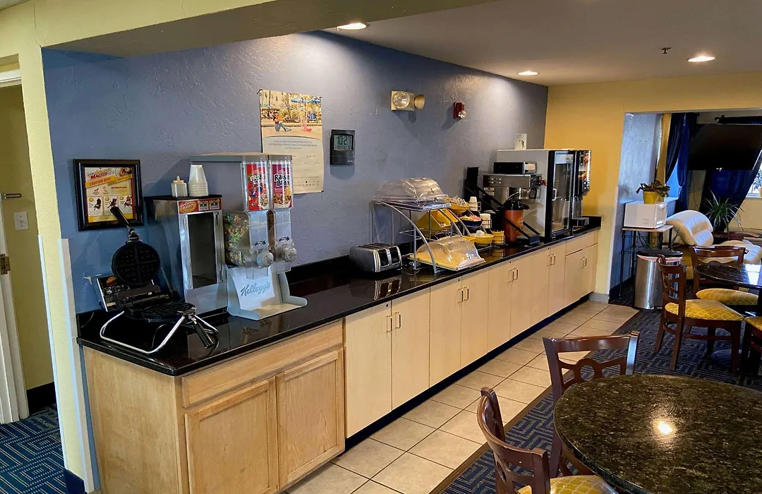 Days Inn-1
