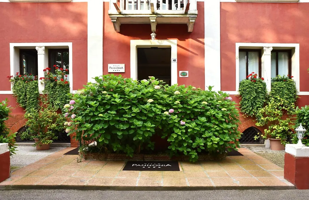 Hotel Villa Pannonia-1