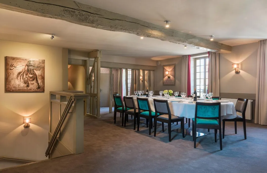 Hôtel Aux Vieux Remparts, The Originals Relais-1
