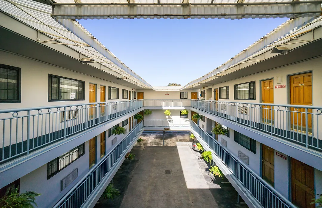 Nob Hill Motor Inn -Newly Updated Rooms!-1