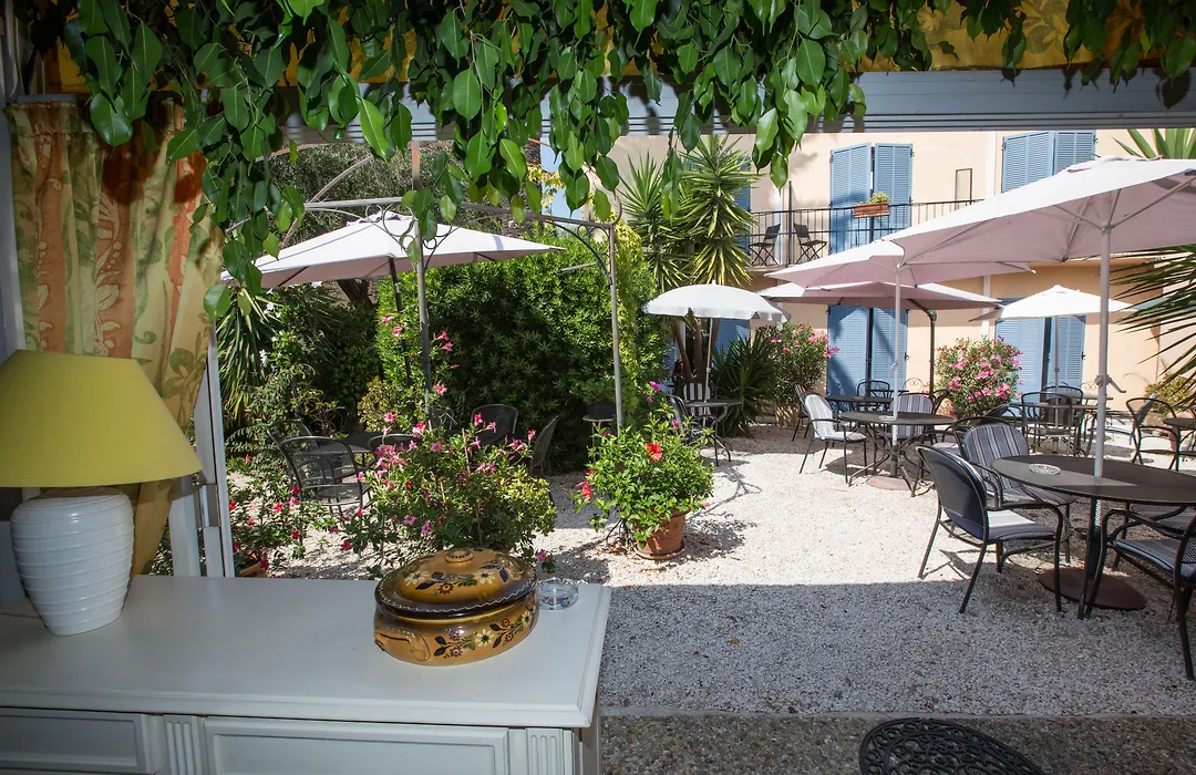 Hotel L'Olivier - Piscine & Parking-1