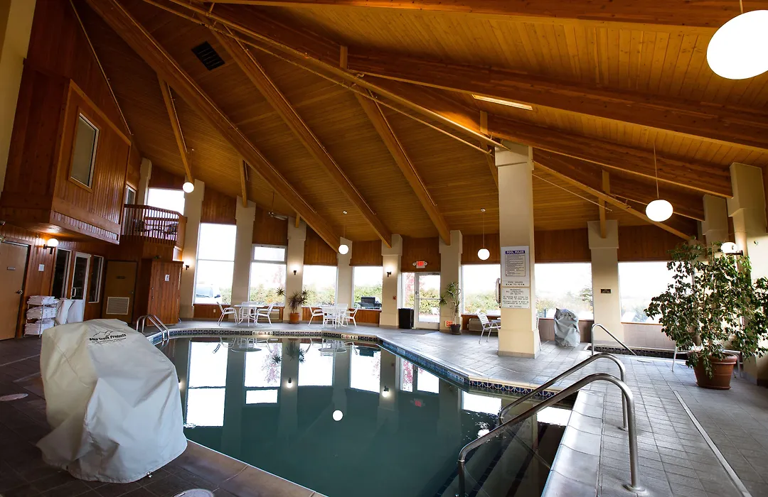 Ten Pin Inn & Suites-1