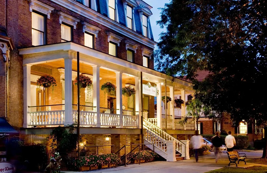 Saratoga Arms Hotel-1