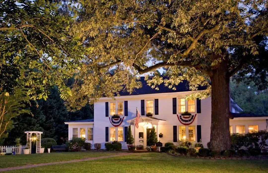 A Williamsburg White House Inn-1