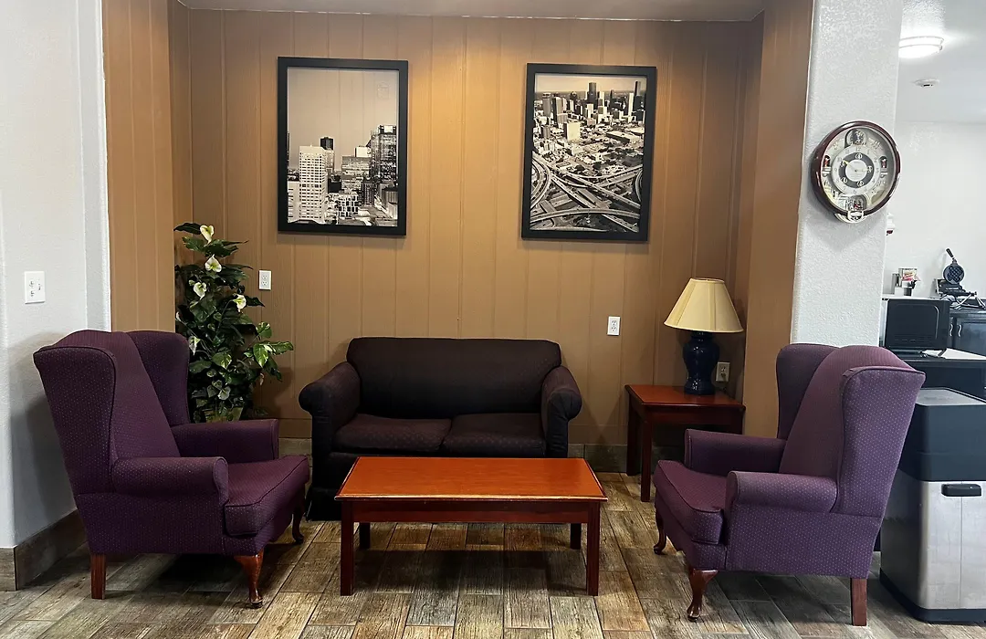 Hotel Piney Woods-1