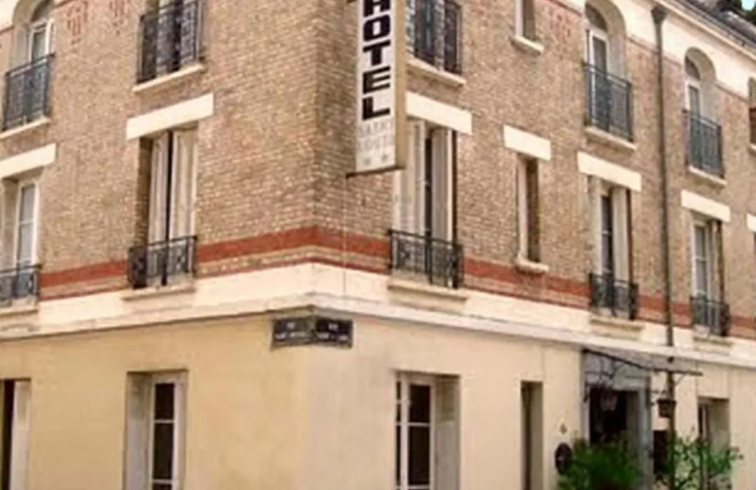Hôtel Le Home Saint Louis-1
