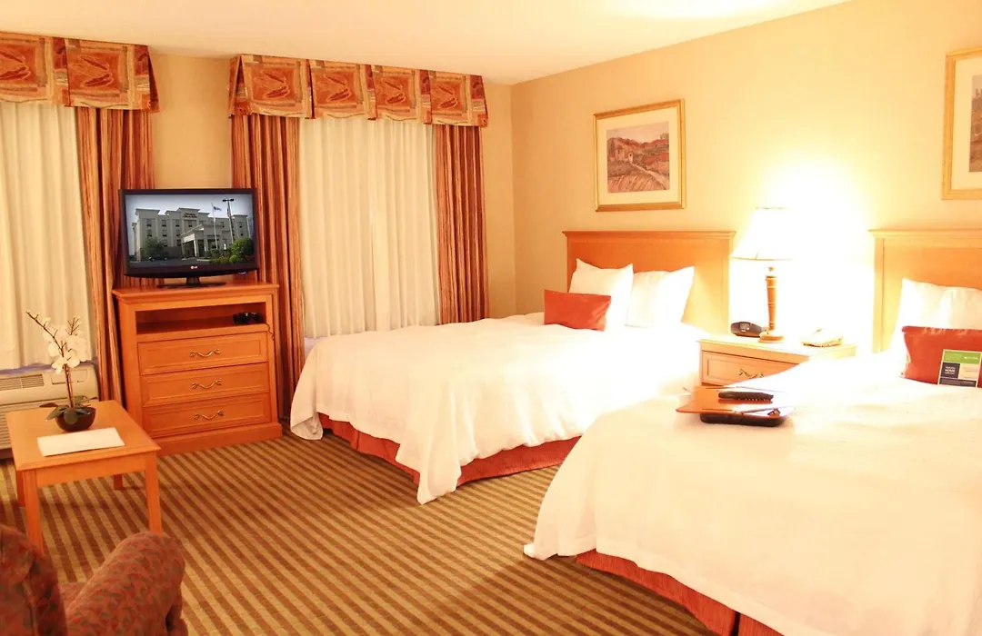 Hampton Inn & Suites Addison-1
