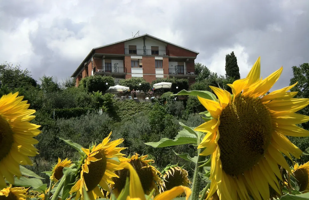 Hotel Sangallo B&B - Panoramic Position - Valley And Vineyard View- Family Run-1