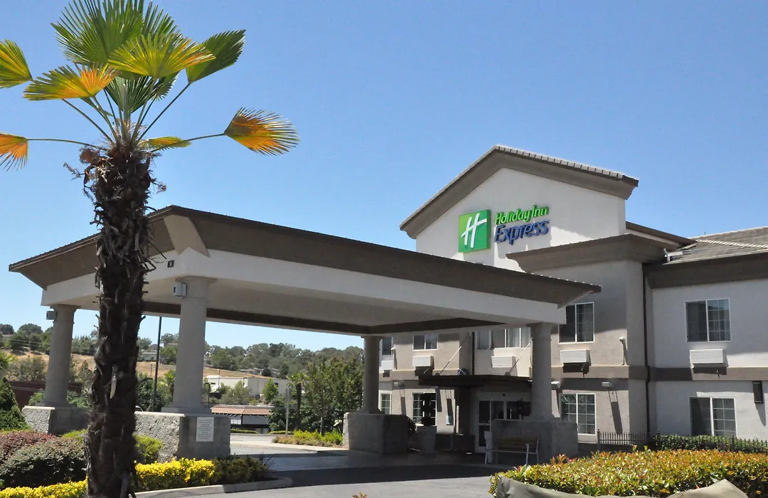 Holiday Inn Express & Suites Jackson By Ihg-1