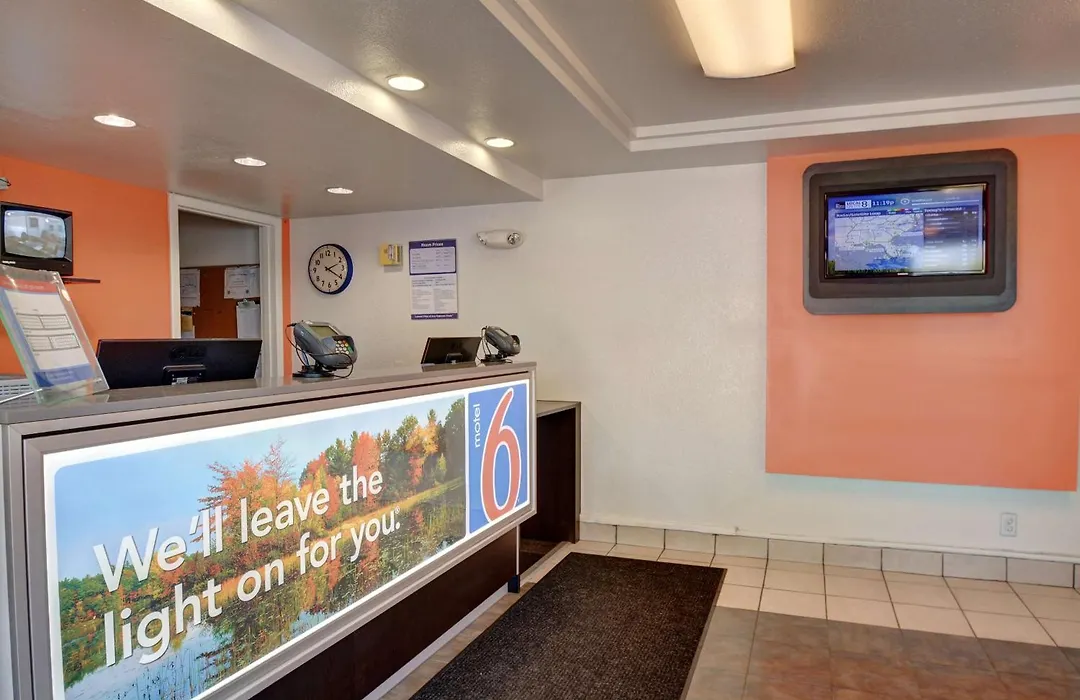 Motel 6-Chicopee, Ma - Springfield-1