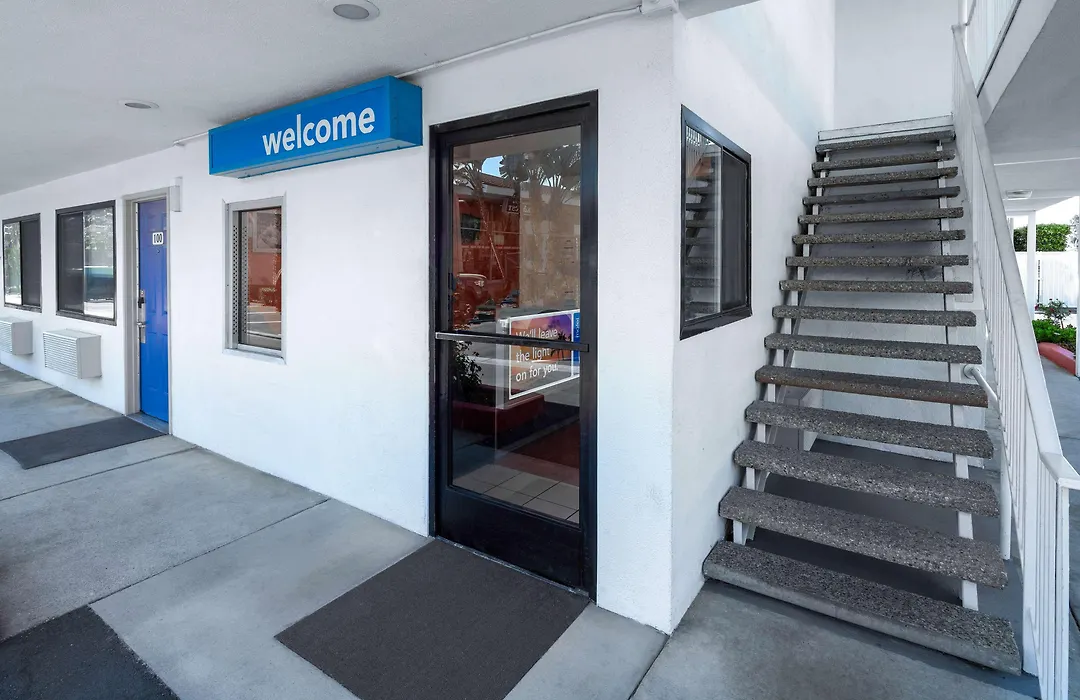 Motel 6-Santa Barbara, Ca - State Street-1