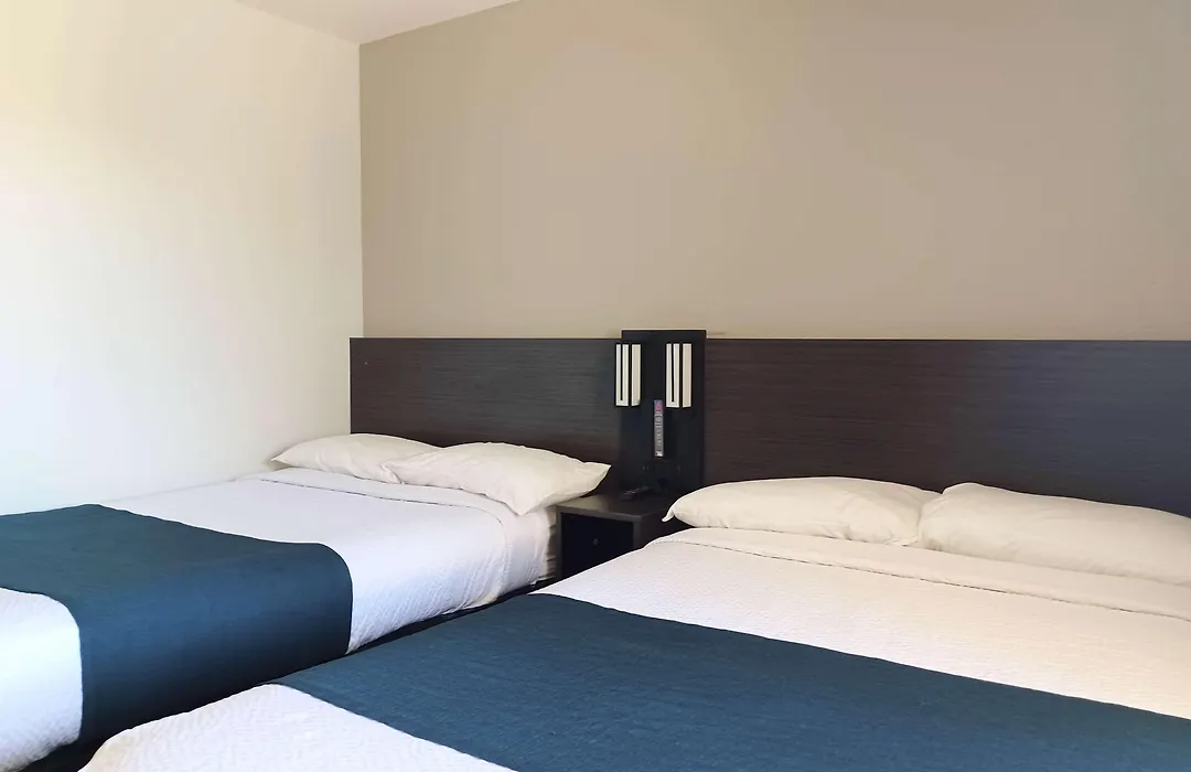 Motel 6-Fresno, Ca - Blackstone North-1