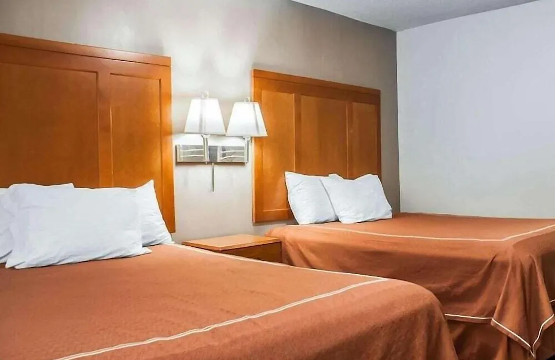 Rodeway Inn & Suites-1