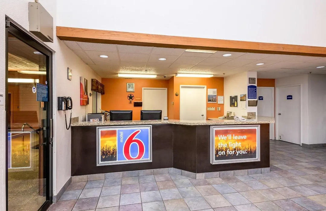Motel 6-Waterloo, Ia-1