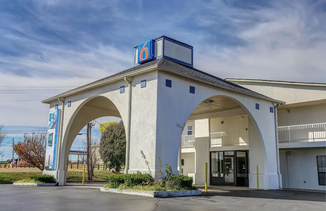 Motel 6-Dickson, Tn-1