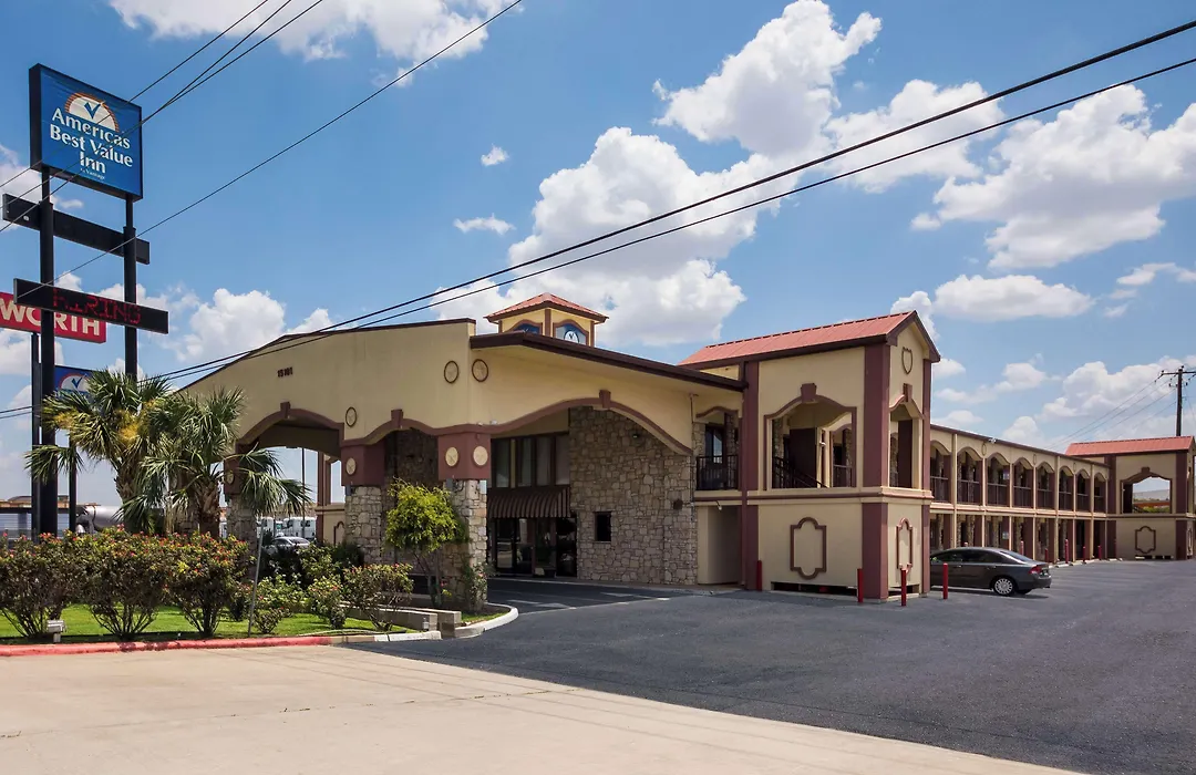 Americas Best Value Inn Buda-1