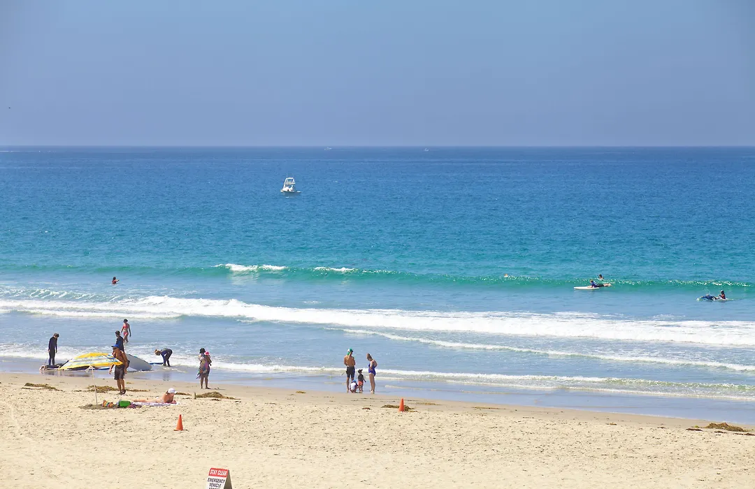 Surfer Beach Hotel-1