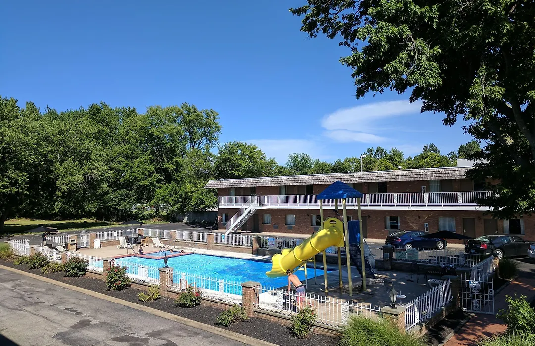 South Shore Inn-1
