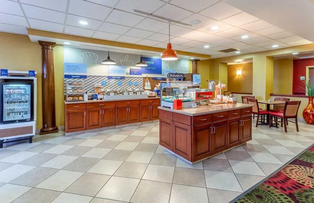 Holiday Inn Express Hotel & Suites Bowling Green By Ihg-1