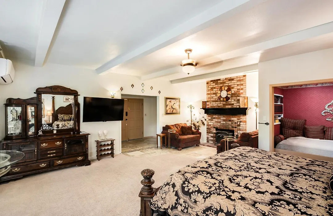 Foothill House-1