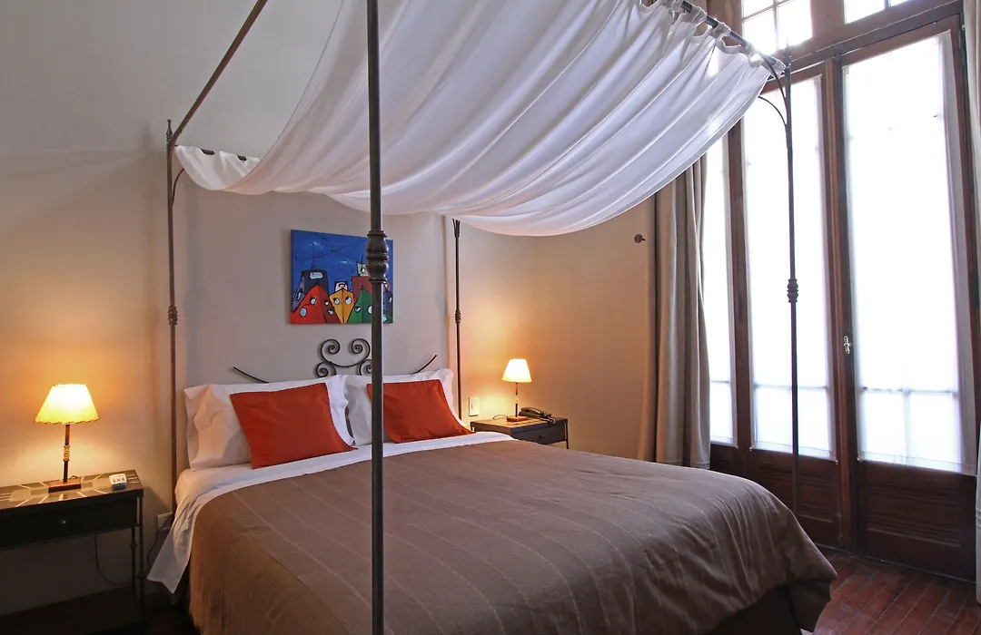 A Hotel-1