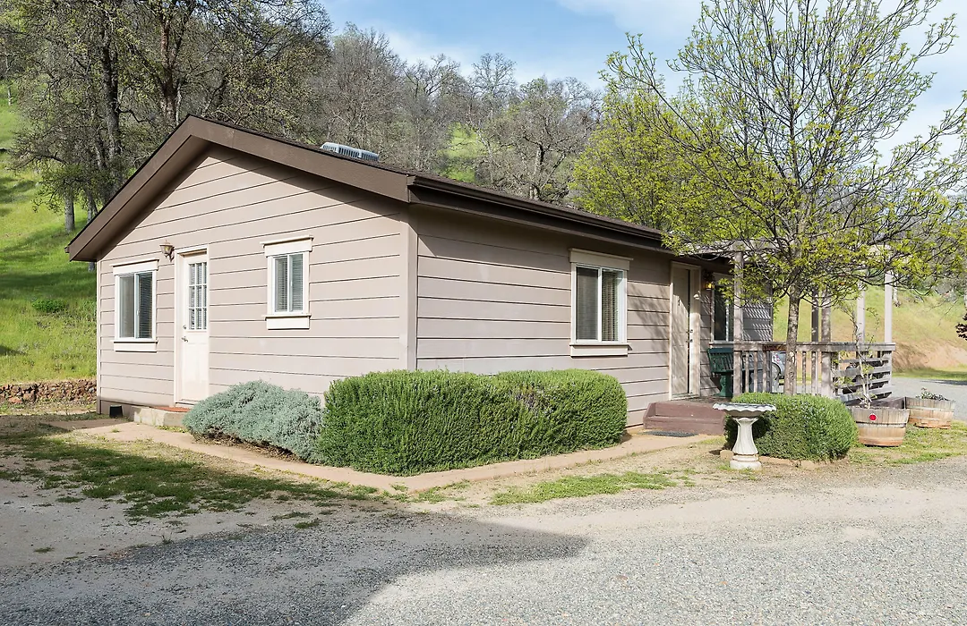Homestead Cottages-1