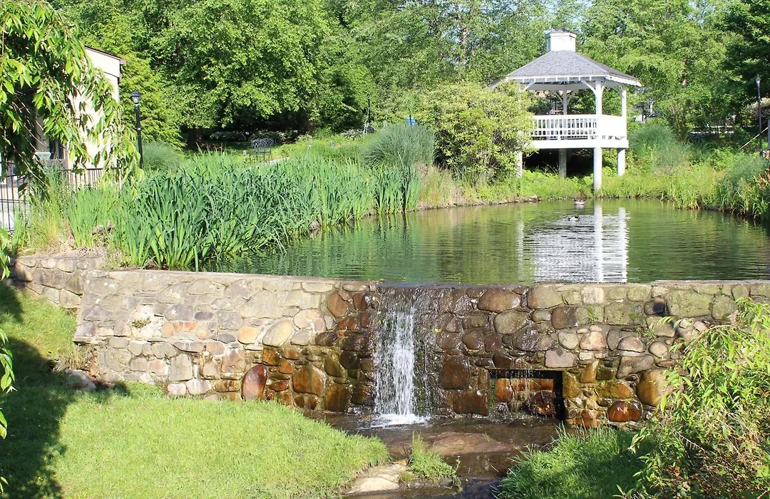 Meadowbrook Inn-1