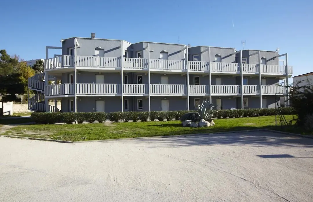Première Classe Martigues-1