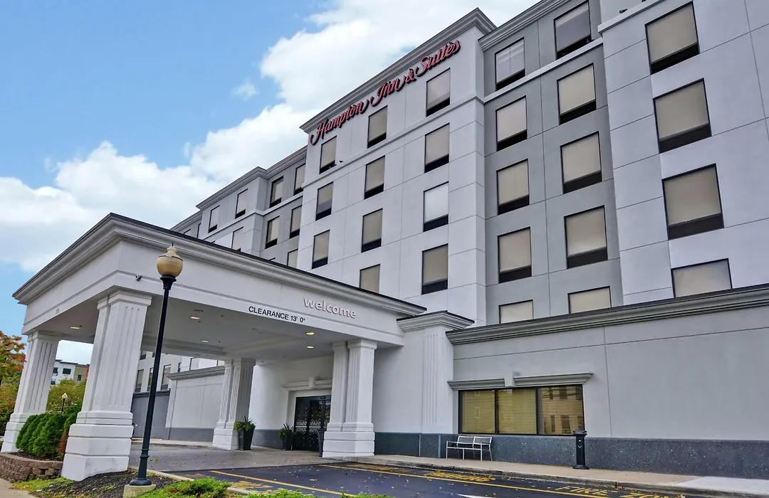 Hampton Inn & Suites Newark-Harrison-Riverwalk-1