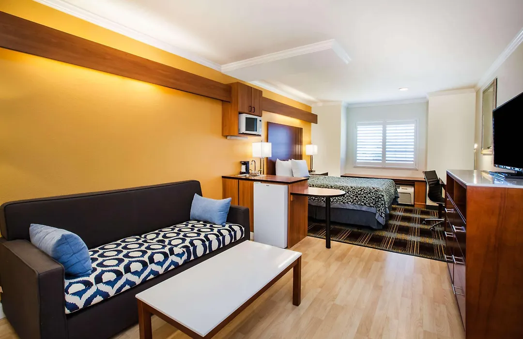 Days Inn & Suites By Wyndham Antioch-1