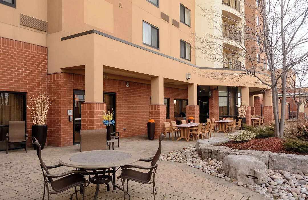 Courtyard By Marriott Toronto Brampton-1