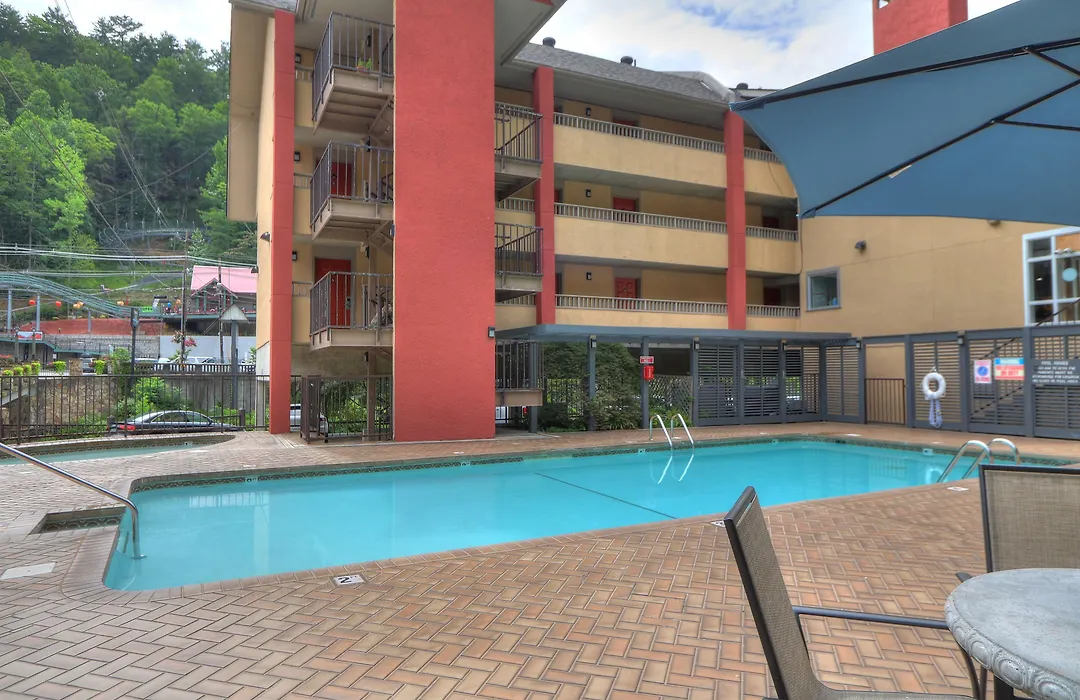 Gatlinburg River Inn-1