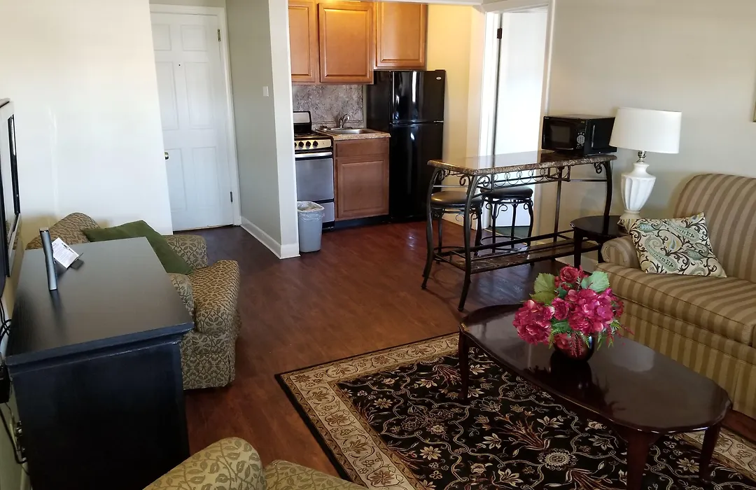 Colonial Inn Seekonk-1