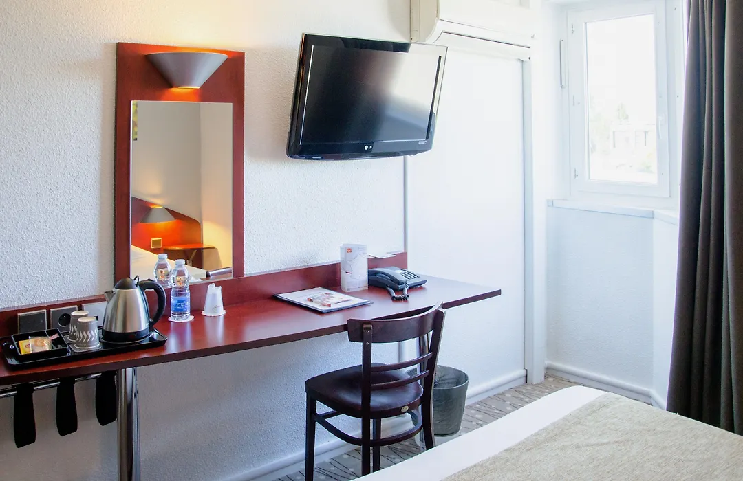 Contact Hotel Le Provencal Bordeaux Lac-1