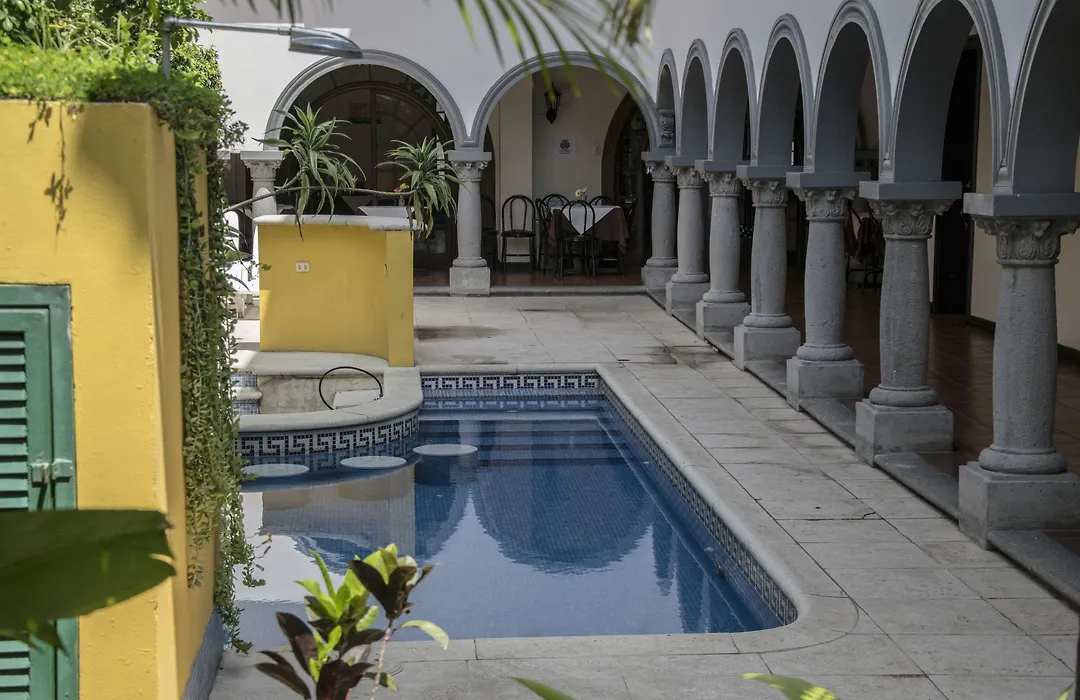 Hotel Colonial-1