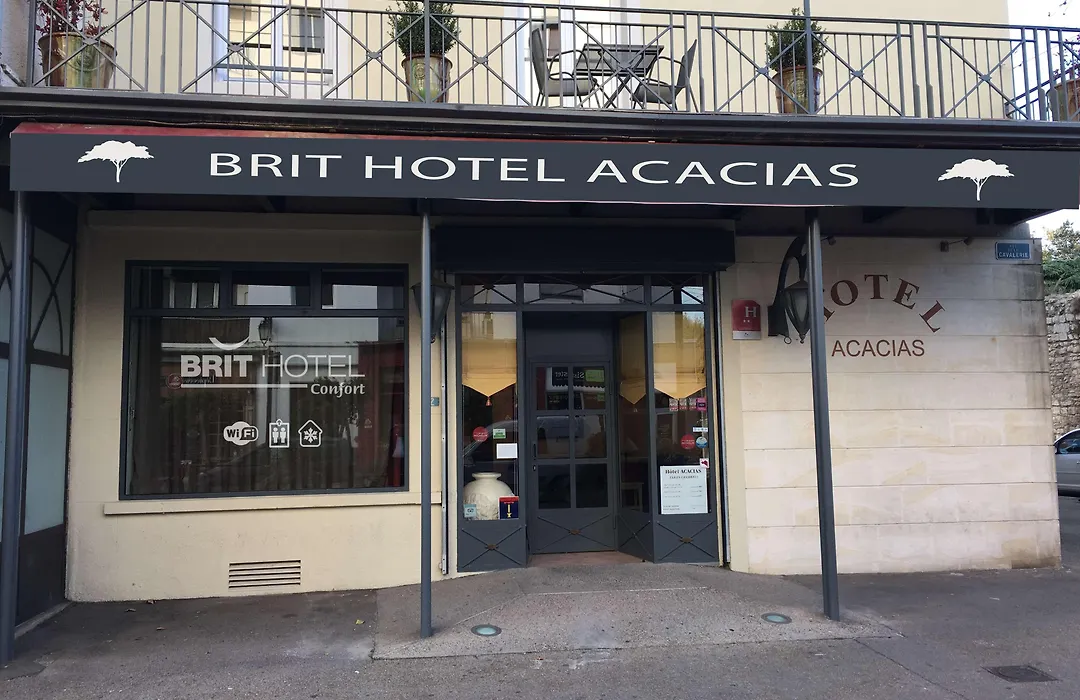 Brit Hotel Acacias-1