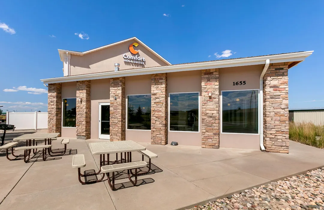 Comfort Inn & Suites Near University Of Wyoming-1