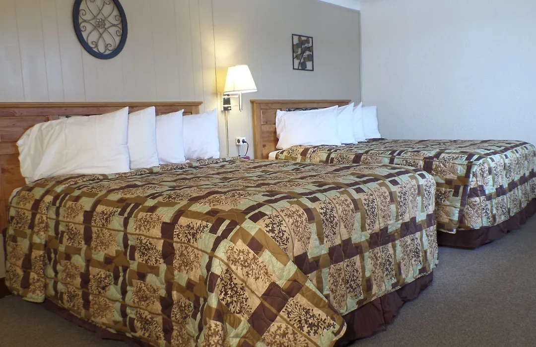 Kinnikinnik Motor Lodge-1