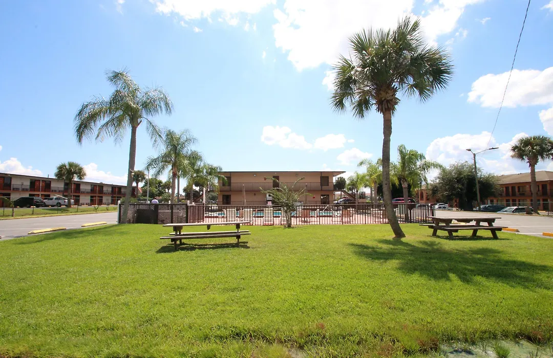 Days Inn By Wyndham Kissimmee West-1
