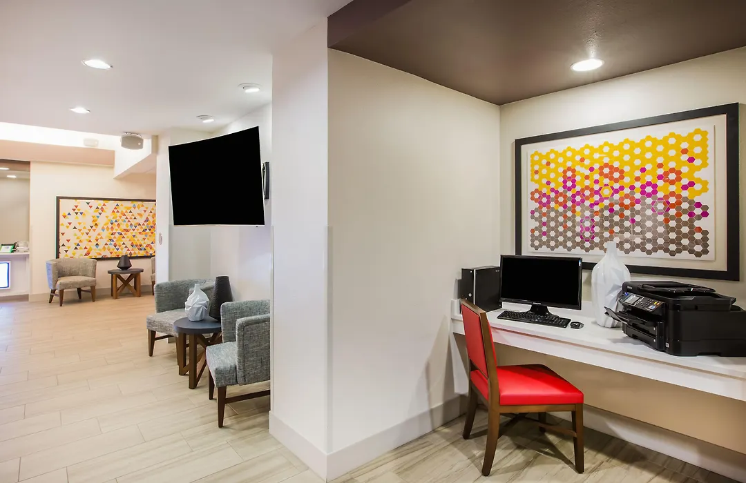 Holiday Inn Express & Suites Bellevue -Omaha Area- By Ihg-1