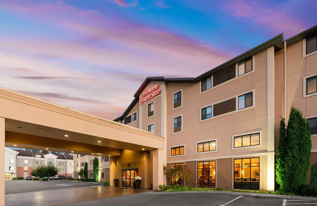 Hampton Inn & Suites Burlington-1