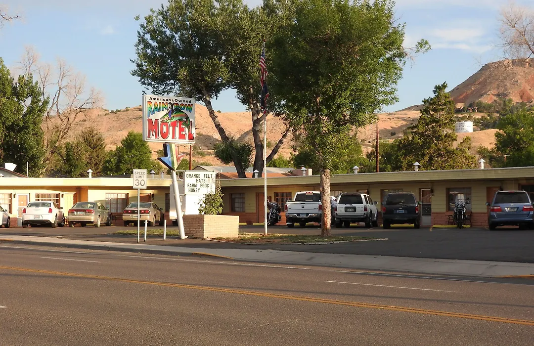 Rainbow Motel-1