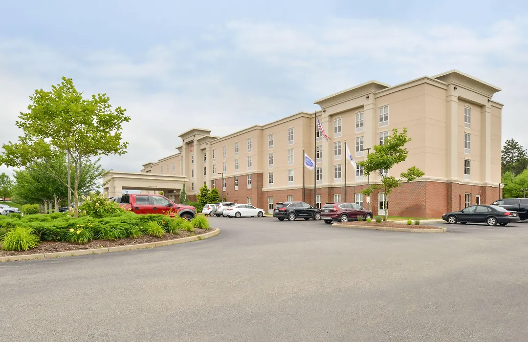 Hampton Inn & Suites By Hilton Plymouth-1