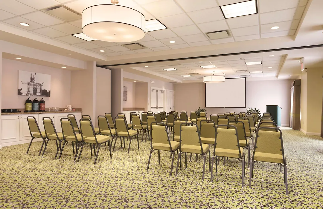 Hilton Garden Inn Akron-Canton Airport-1