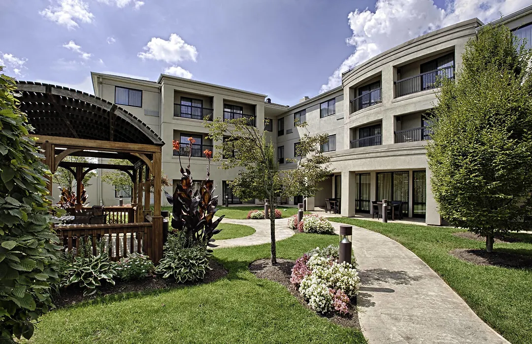 Courtyard Wall At Monmouth Shores Corporate Park-1