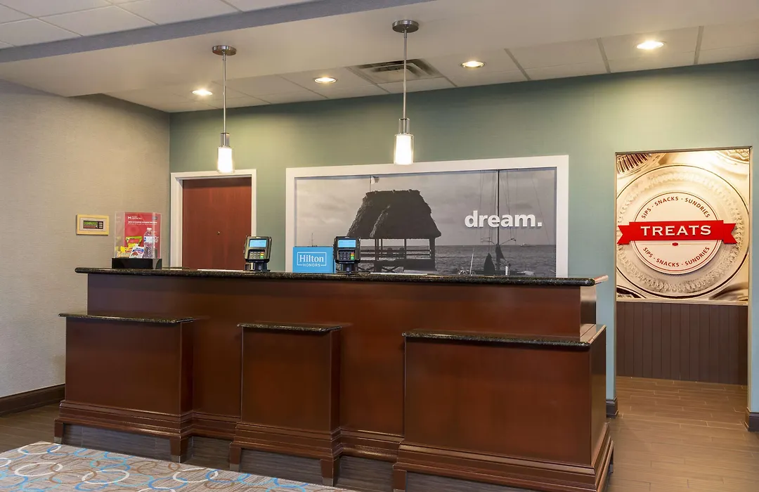 Hampton Inn & Suites Fort Myers-Colonial Boulevard-1