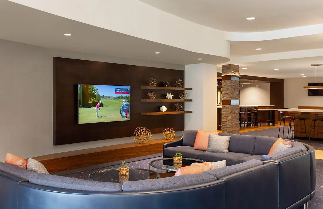 Courtyard By Marriott Madison West / Middleton-1